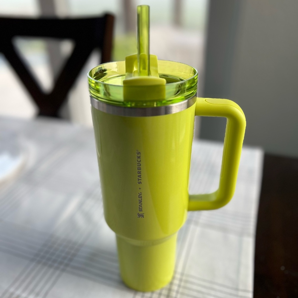 2024 Summer Stanley x Starbucks Exclusive Lime Green 40oz Tumbler